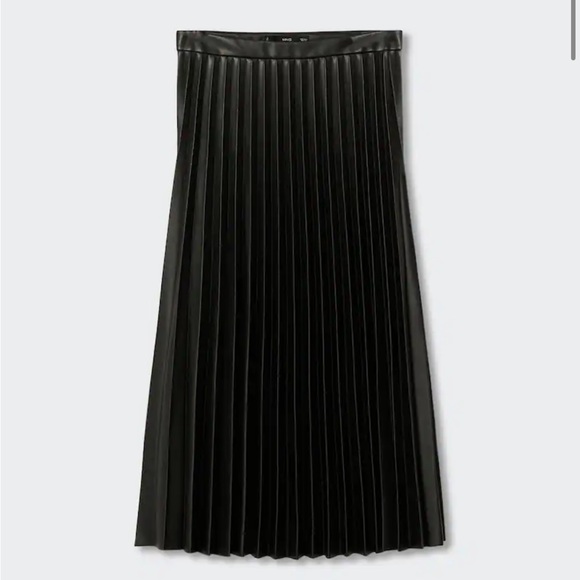 NWOT Mango faux-leather pleated skirt - Picture 1 of 3